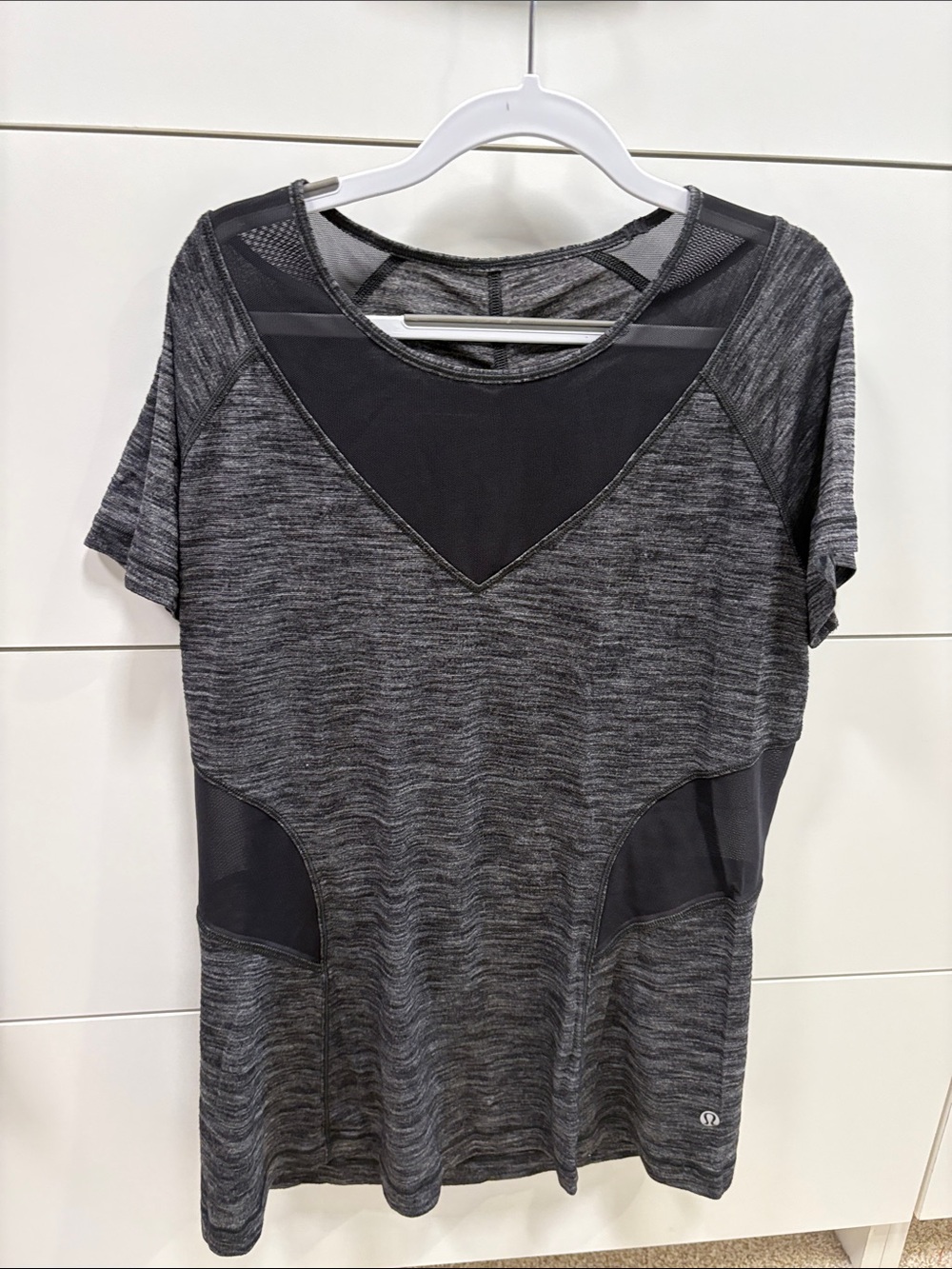 Lululemon fitted mesh performance fabric Tee